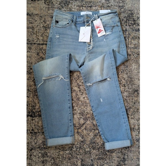 KanCan Denim - NWT Kancan Relaxed Fit Distressed Light Wash Jeans Size 9/28 Button Fly